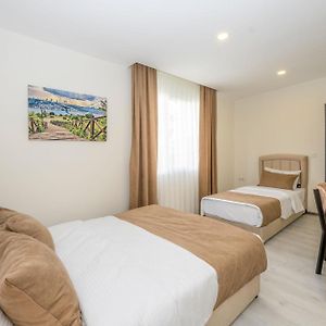 Gloria Airport Hotel